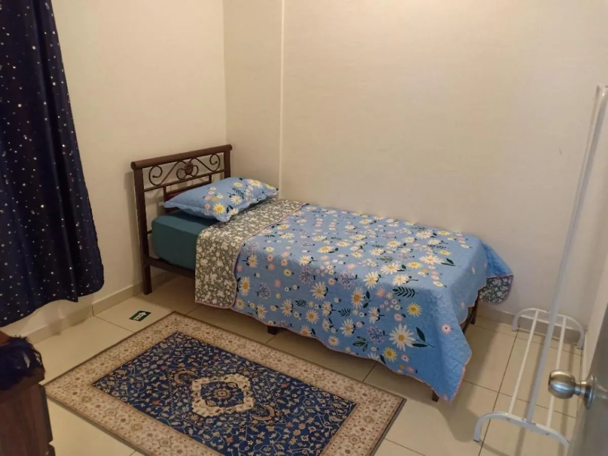 Pool View 3-Bedroom Cozy Apartment In Meru, Ipoh