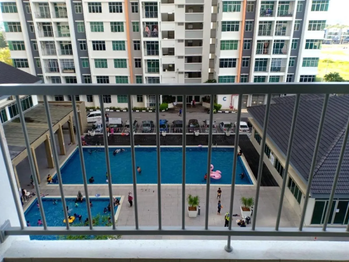 Pool View 3-Bedroom Cozy Apartment In Meru, Ipoh